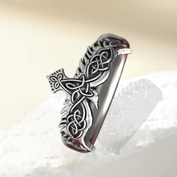 Celtic Raven Witch’s Knot Ring
